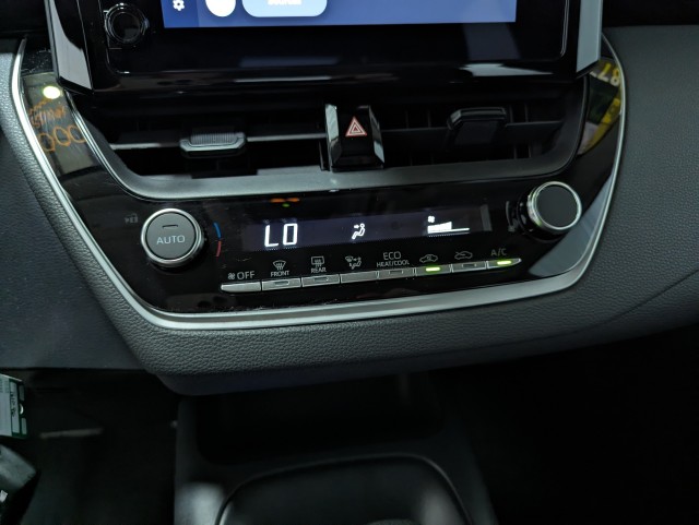 Vehicle image 18 of 31