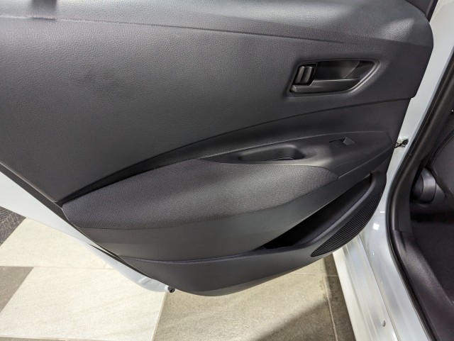 Vehicle image 10 of 31