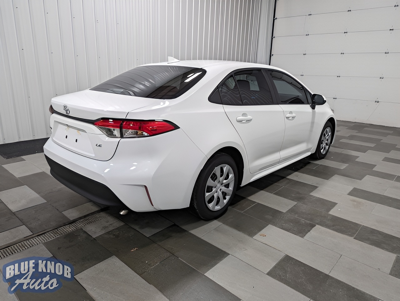 Vehicle image 29 of 31