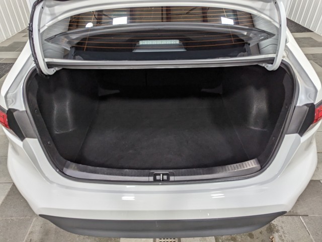 Vehicle image 20 of 31