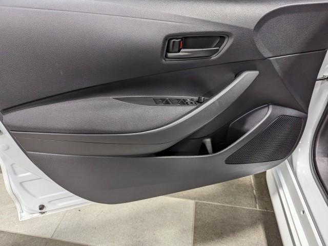 Vehicle image 11 of 31