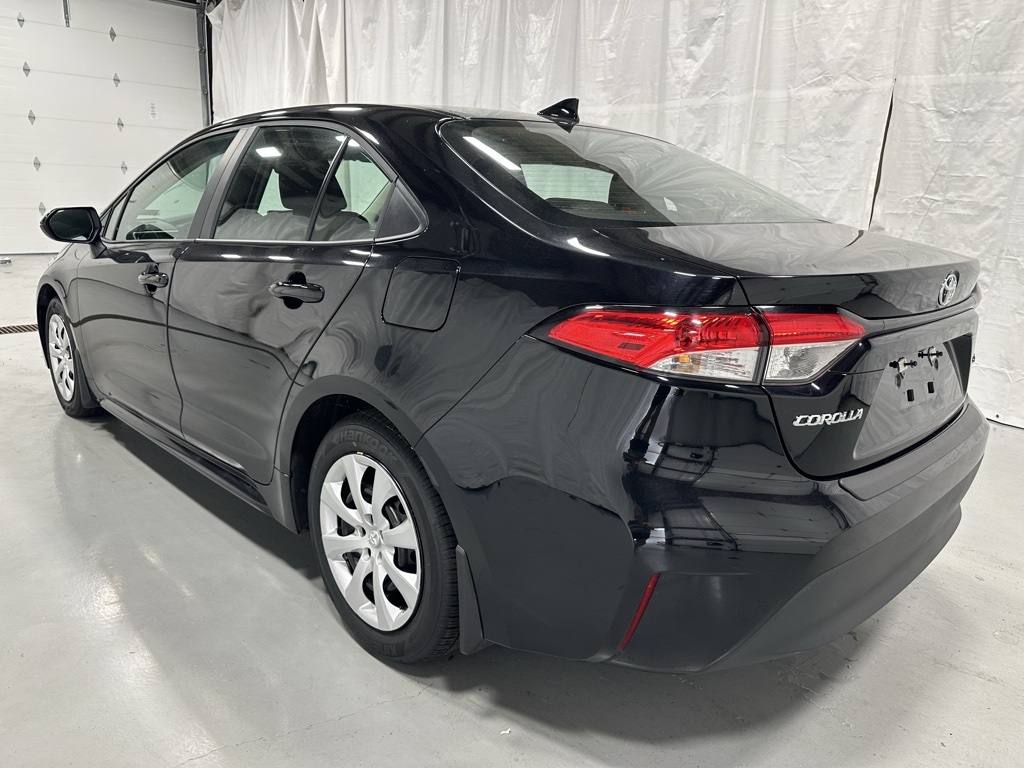 2024 Toyota Corolla LE Image 5 of 67