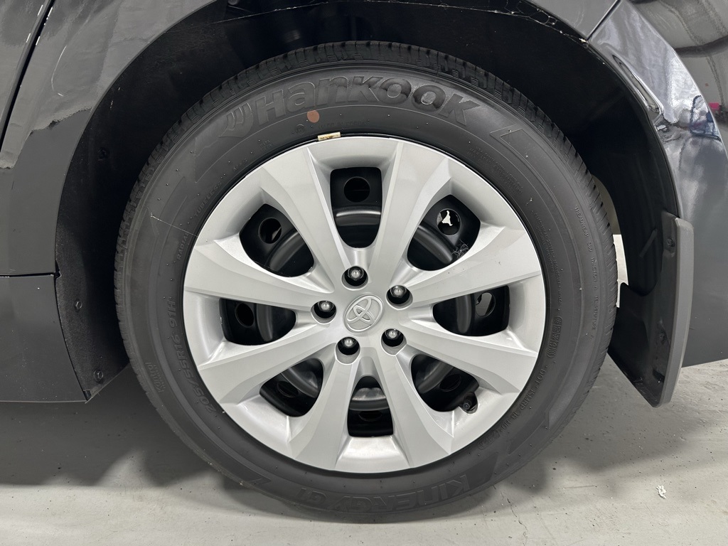 2024 Toyota Corolla LE Image 12 of 67