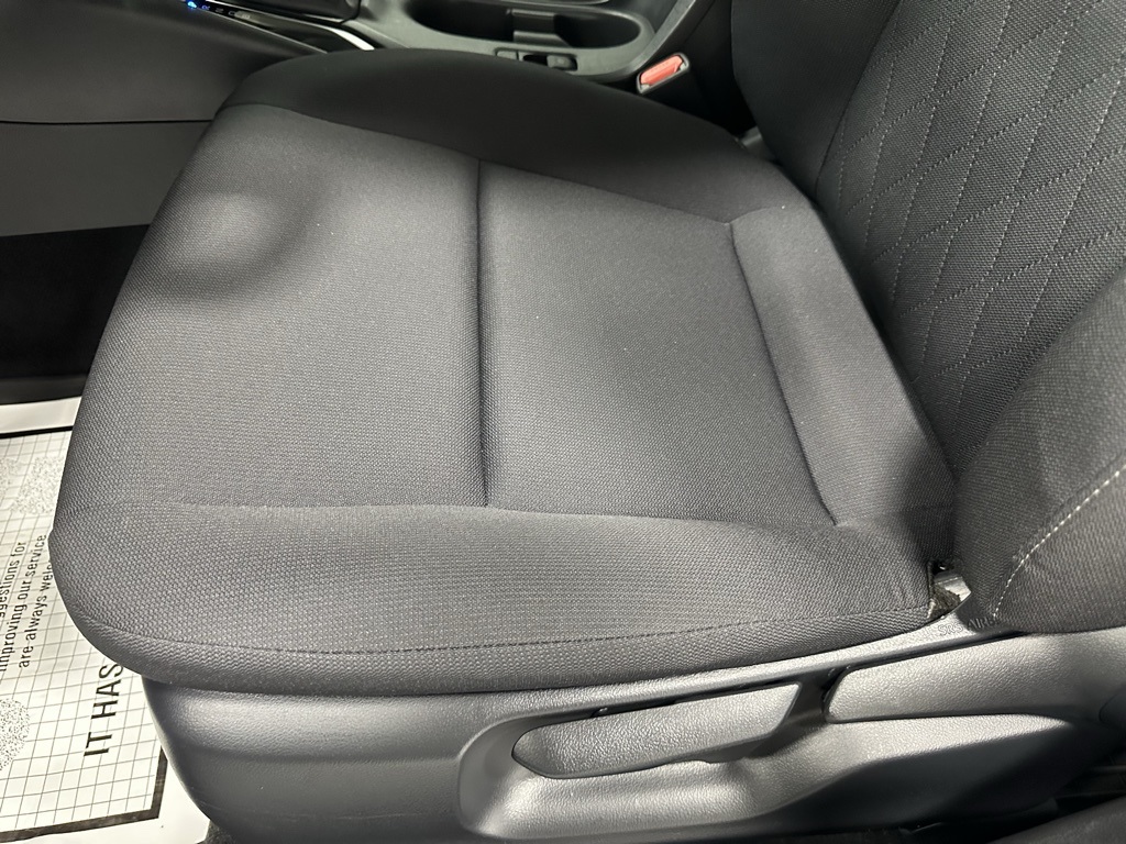 2024 Toyota Corolla LE Image 25 of 67