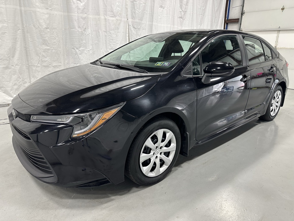 2024 Toyota Corolla LE Image 1 of 67