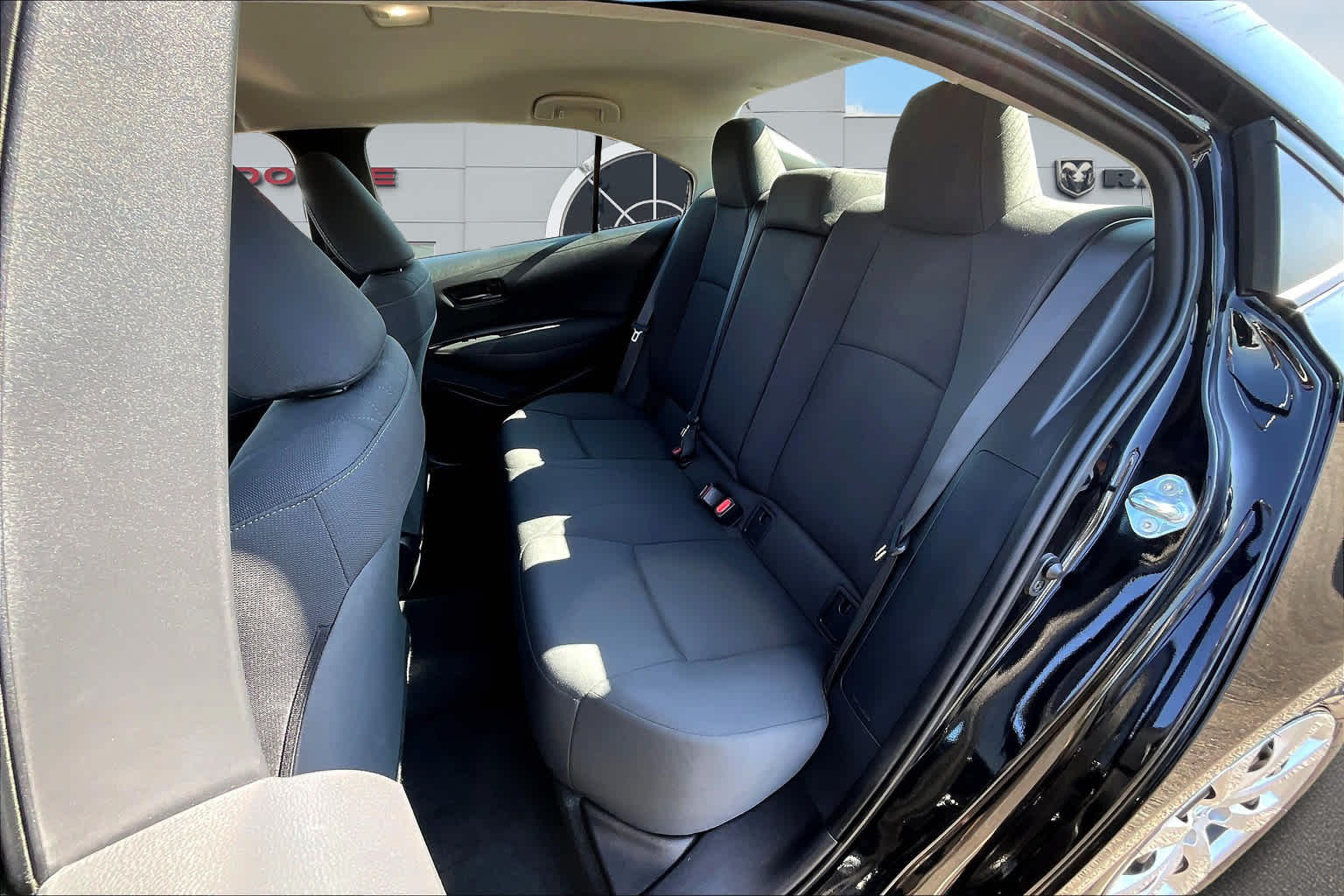 2024 Toyota Corolla LE Image 15 of 36