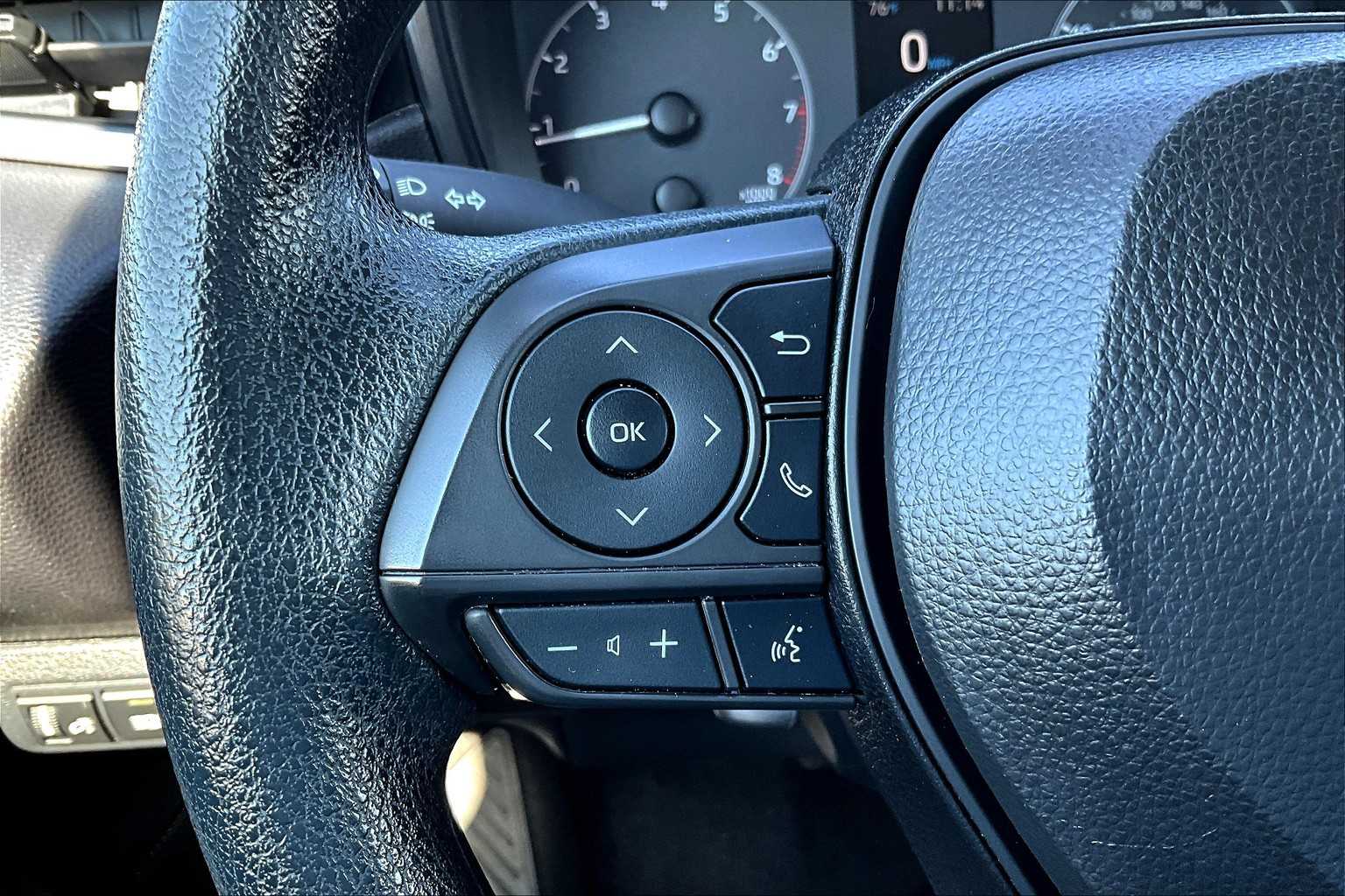 2024 Toyota Corolla LE Image 30 of 36