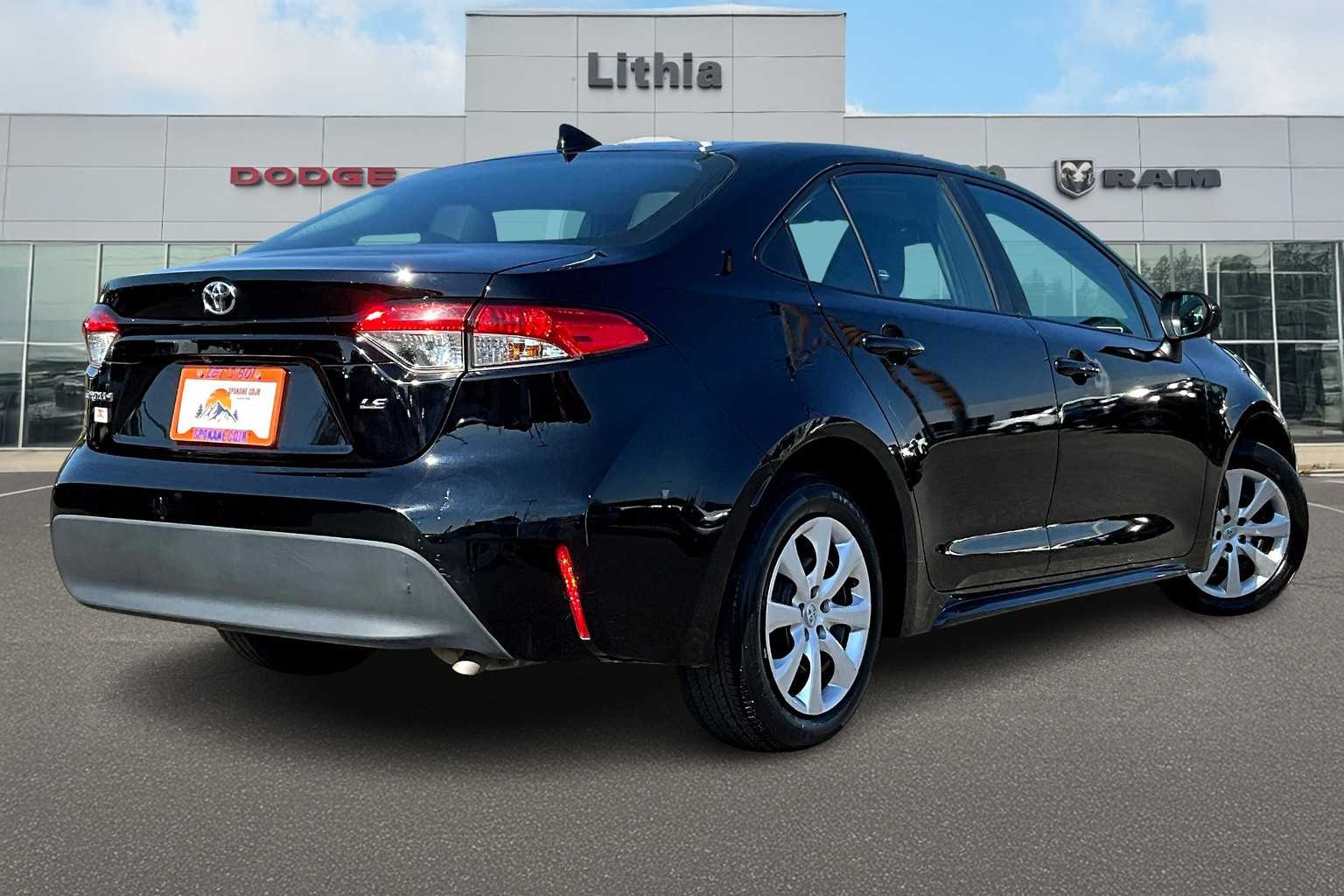 2024 Toyota Corolla LE Image 4 of 36