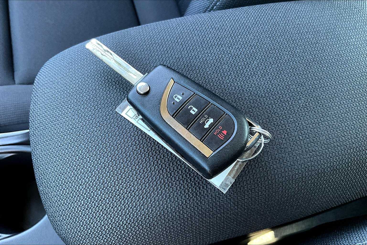 2024 Toyota Corolla LE Image 25 of 36