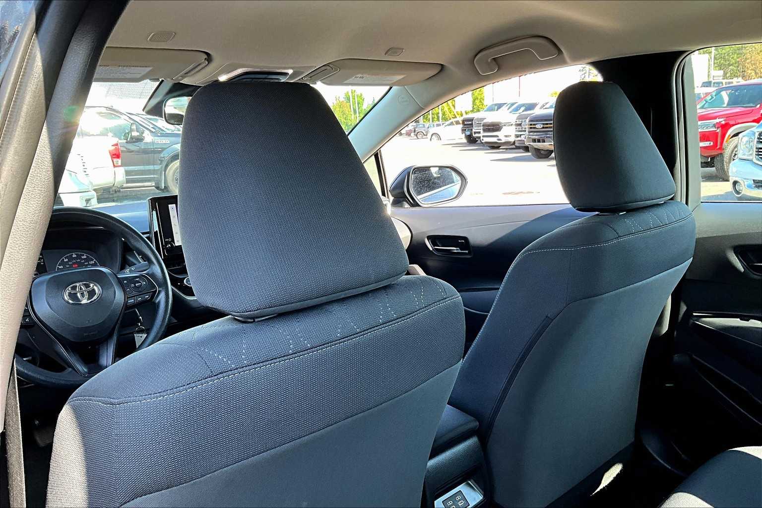 2024 Toyota Corolla LE Image 16 of 36