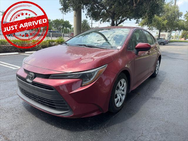 2024 Toyota Corolla LE Image 2 of 22