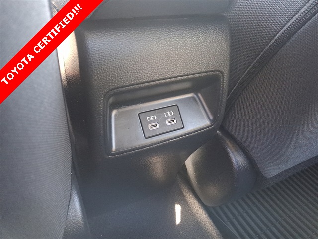 Vehicle image 11 of 37
