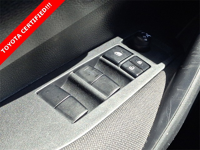 Vehicle image 26 of 37