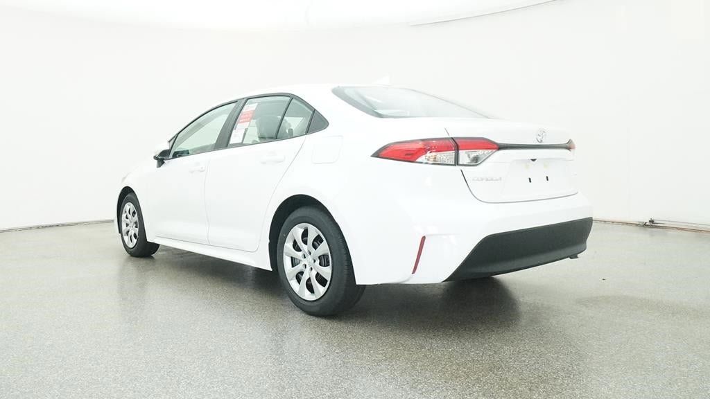 Vehicle image 17 of 21