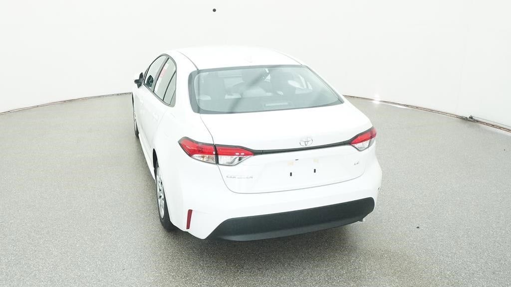 Vehicle image 18 of 21