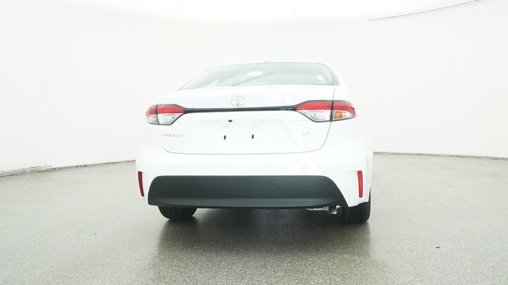 Vehicle image 16 of 21