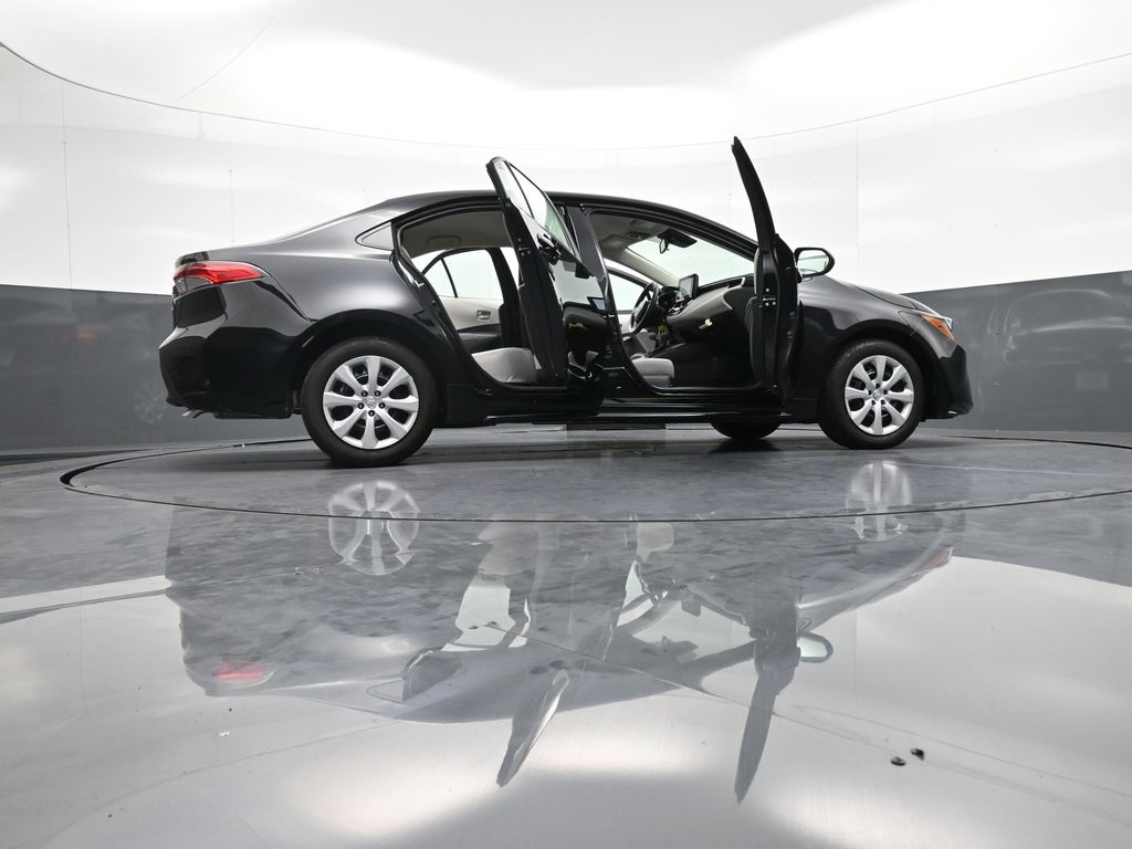 Vehicle image 15 of 48