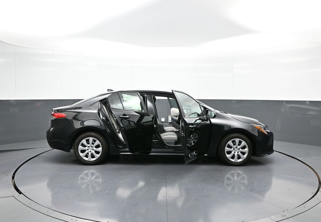 Vehicle image 46 of 48