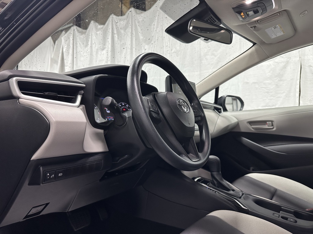 Vehicle image 15 of 66