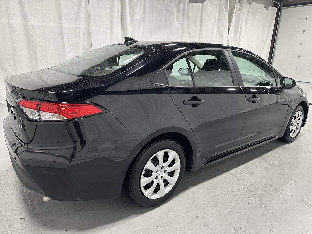 Vehicle image 4 of 66