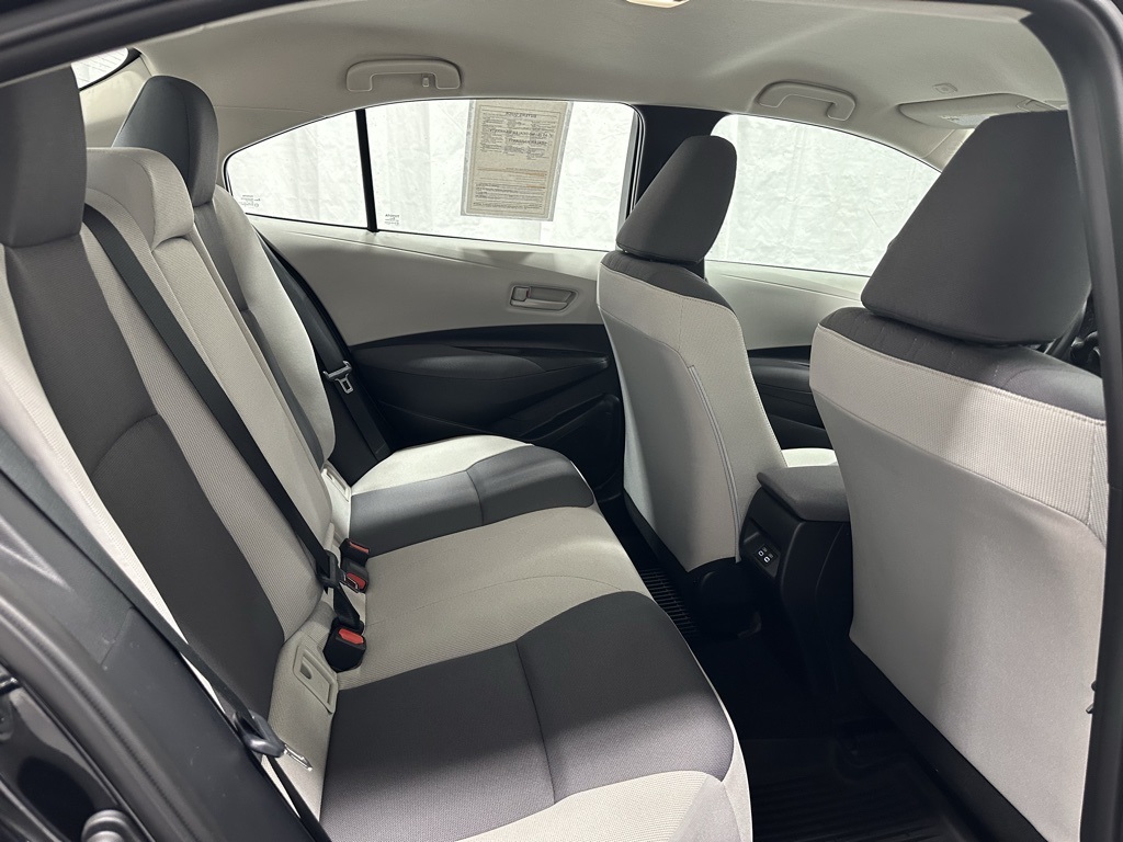 Vehicle image 51 of 66