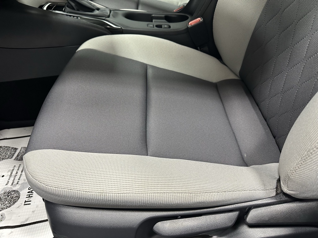 Vehicle image 13 of 66
