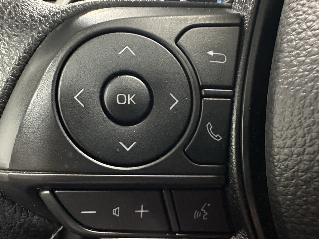 Vehicle image 19 of 66