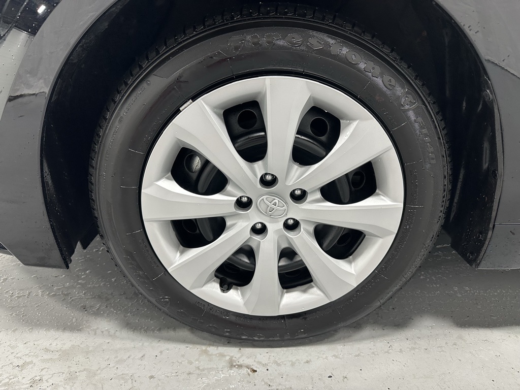 Vehicle image 60 of 66