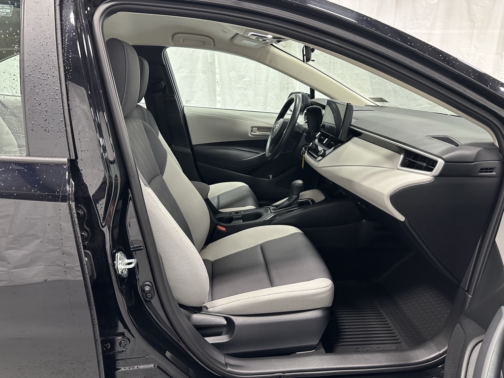 Vehicle image 54 of 66