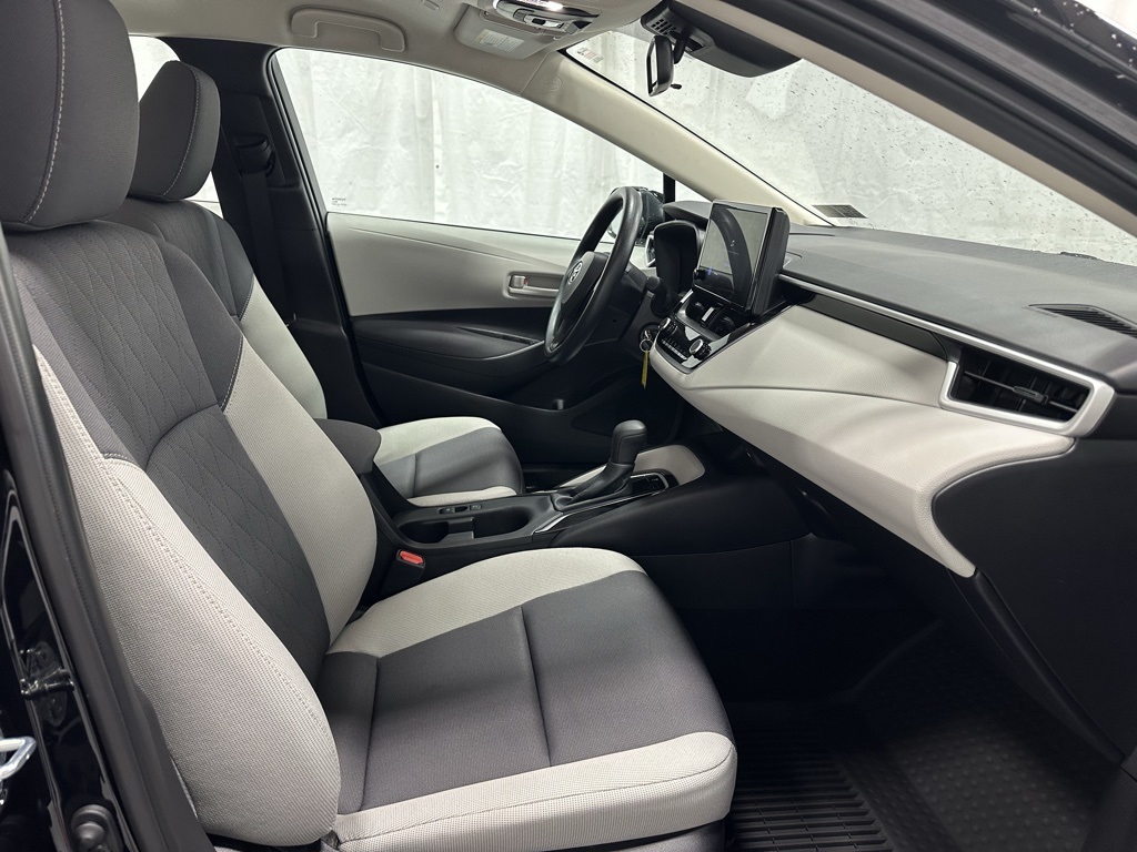 Vehicle image 57 of 66
