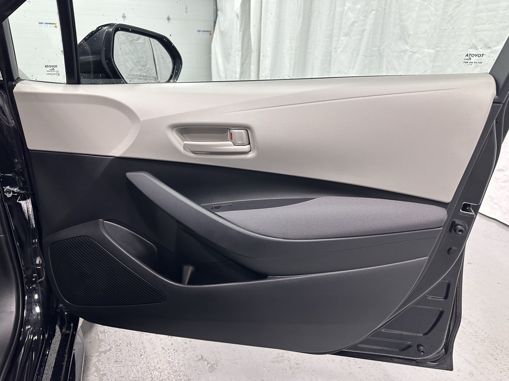 Vehicle image 53 of 66