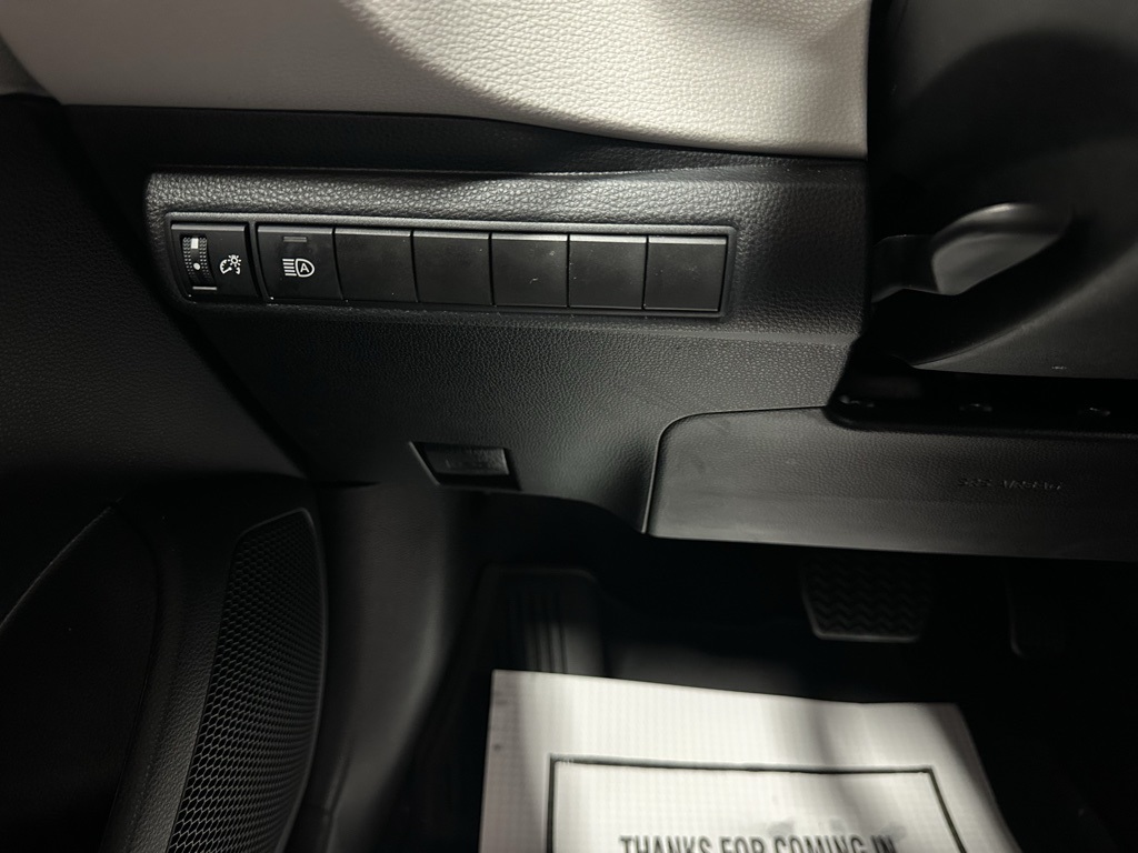 Vehicle image 17 of 66