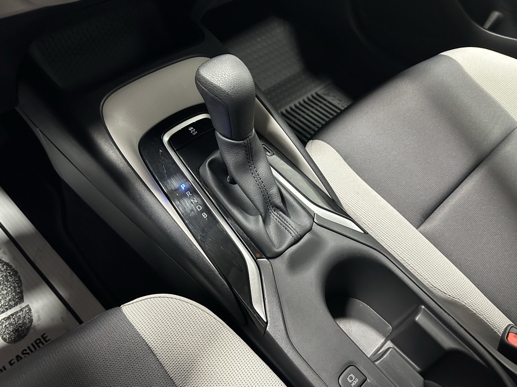 Vehicle image 37 of 66