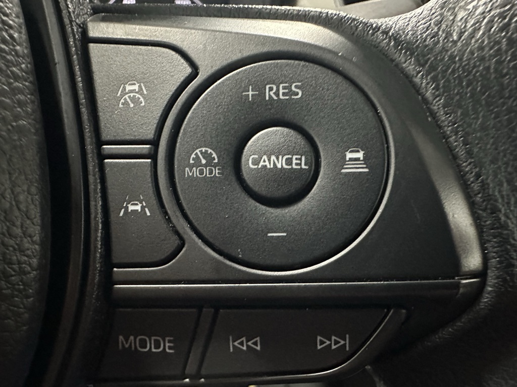 Vehicle image 20 of 66