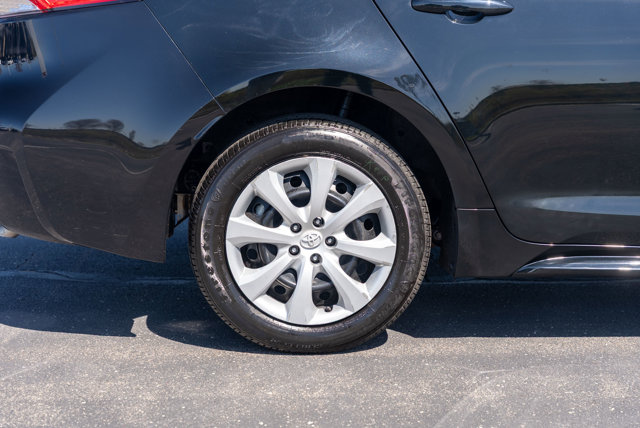 Vehicle image 9 of 35