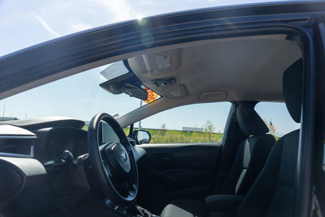 Vehicle image 19 of 35