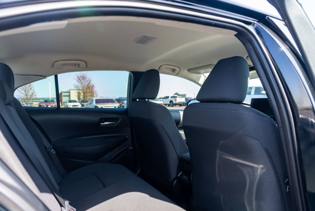 Vehicle image 13 of 35
