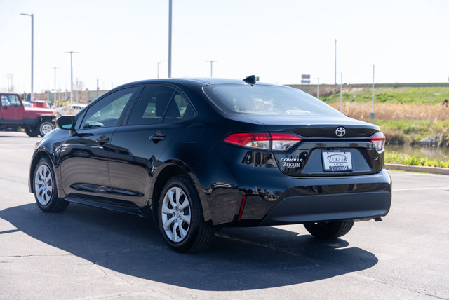 Vehicle image 8 of 35