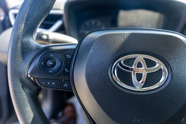 Vehicle image 21 of 35