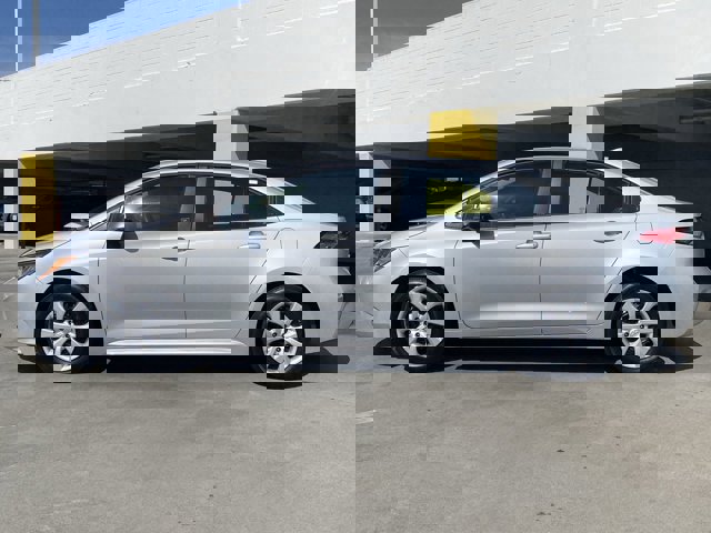 Vehicle image 2 of 29