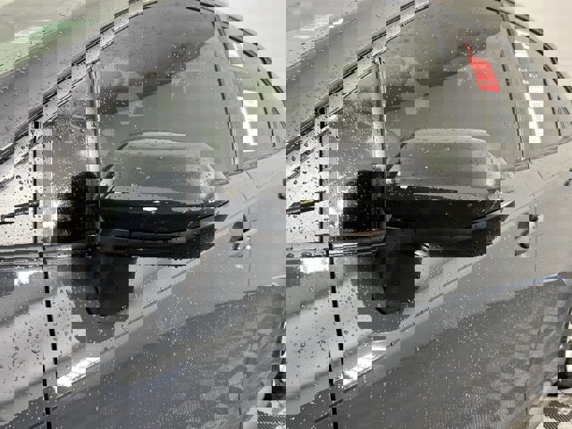 Vehicle image 10 of 30