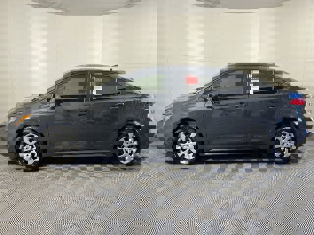 Vehicle image 8 of 30