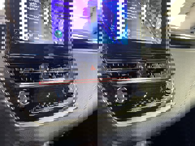 Vehicle image 21 of 30