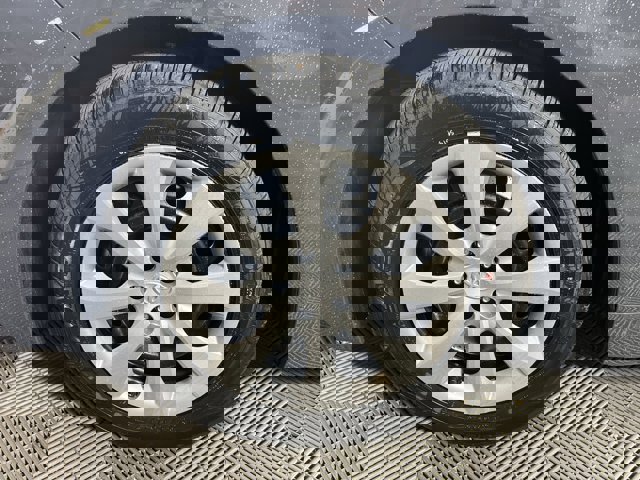 Vehicle image 11 of 30