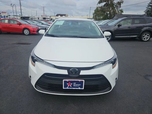 2024 Toyota Corolla LE Image 2 of 21