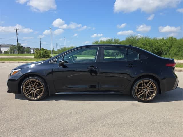Vehicle image 8 of 39