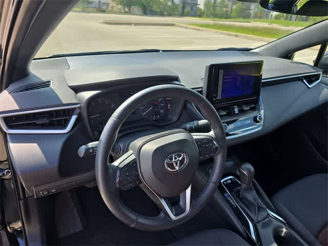 Vehicle image 9 of 39