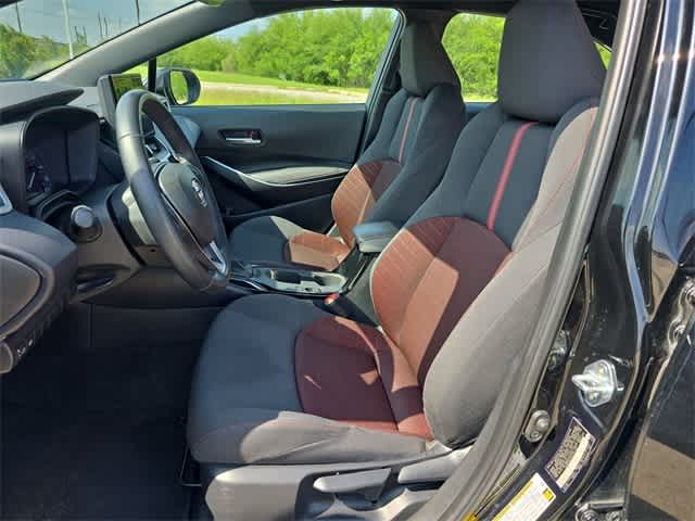 Vehicle image 17 of 39