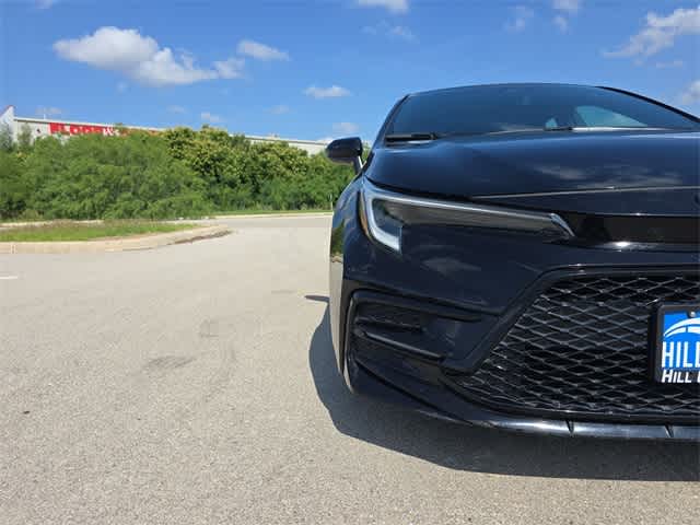 Vehicle image 10 of 39