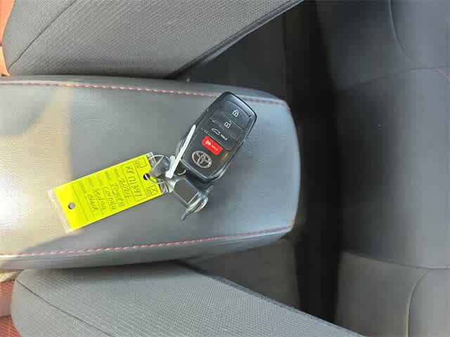 Vehicle image 36 of 39